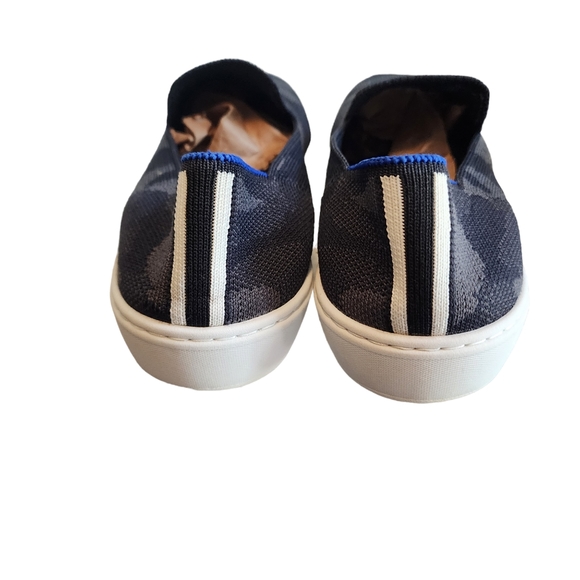 EUC Retired Rothys Original Slip On Sneaker in Grey Camouflage - Picture 5 of 8